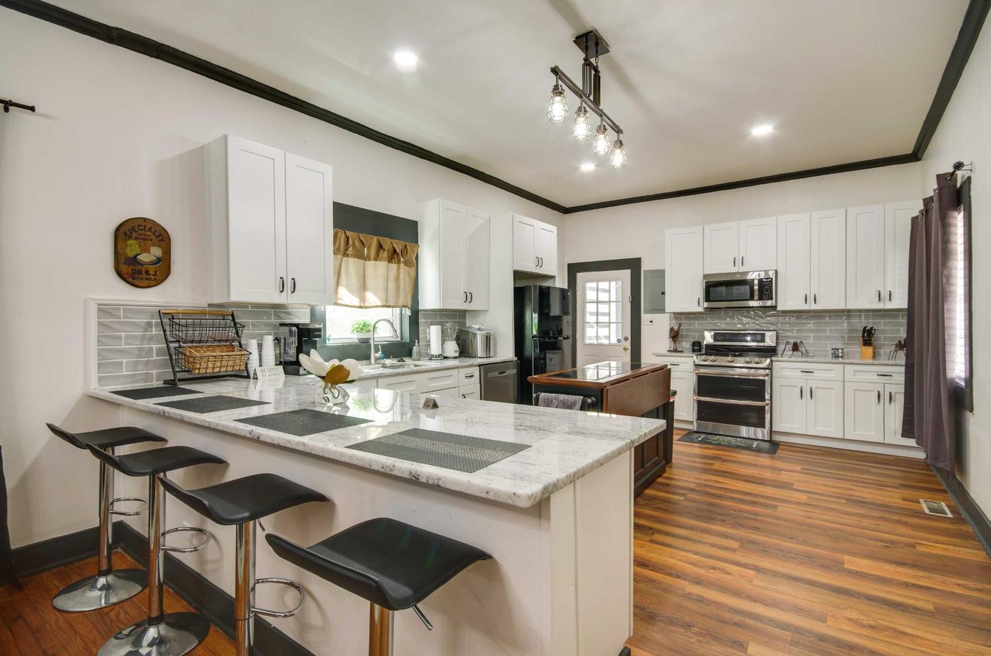 Updated Greenwood Cottage Apt Less Than 1 Mi To Dtwn! ภายนอก รูปภาพ